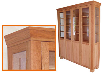 Großer Holzschrank